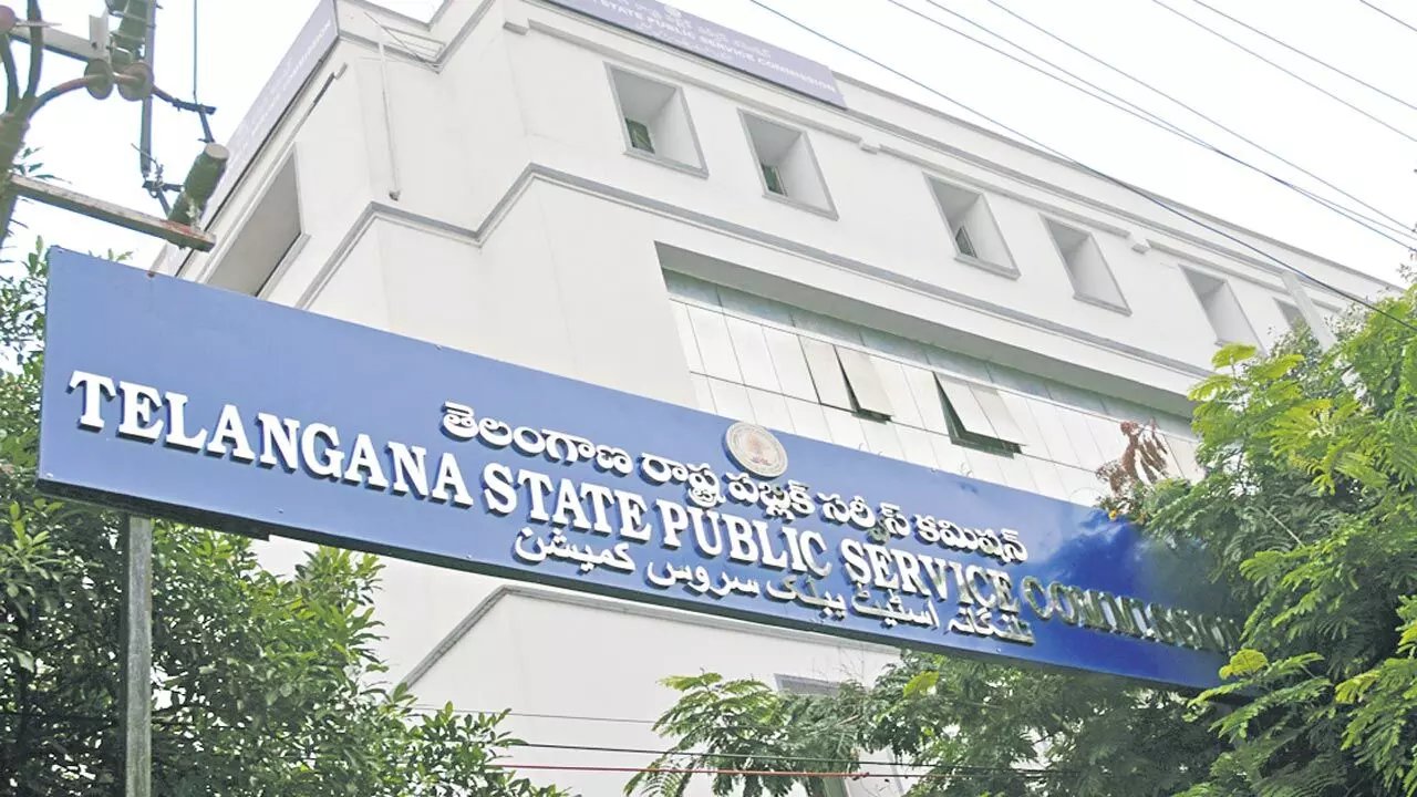 గ్రూప్-1 అభ్యర్థులకు మళ్లీ నిరీక్షణ: ఇంటర్వ్యూల కేసు విచారణ వచ్చే వారానికి వాయిదా